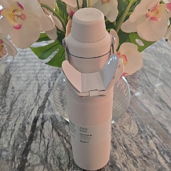 Stanley IceFlow Bottle in Soft Pink - Picture 2 of 3